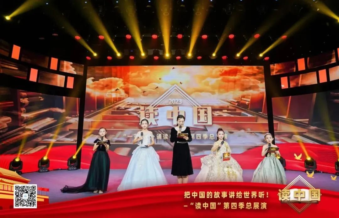 免费的强歼女人物剧照3
